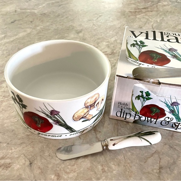 2/$20💕Dip Bowl & Spreader Gourmet Village - Picture 2 of 4